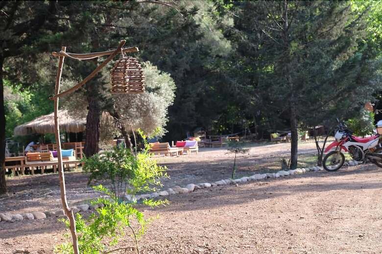 Hostal Camp Meeting Point