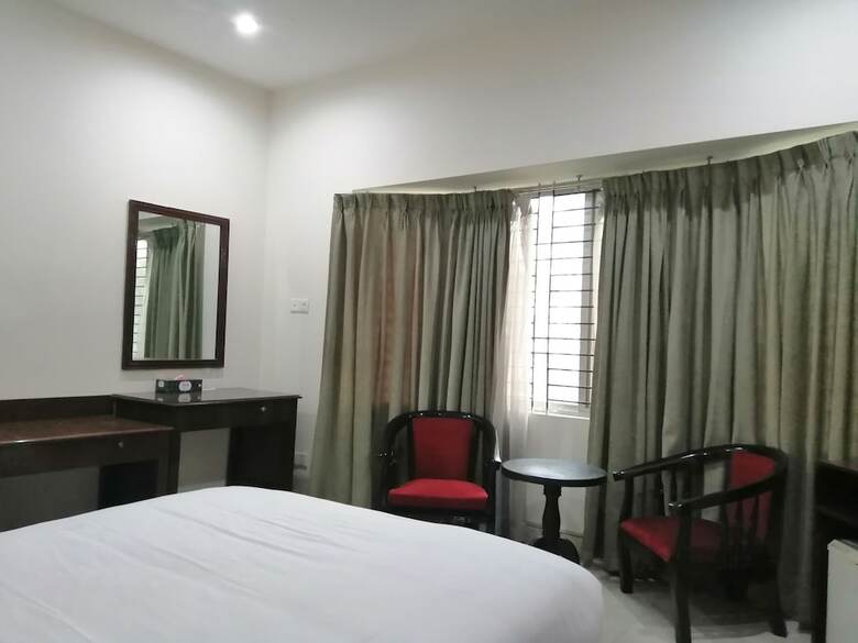 Grand Lake View Hotel