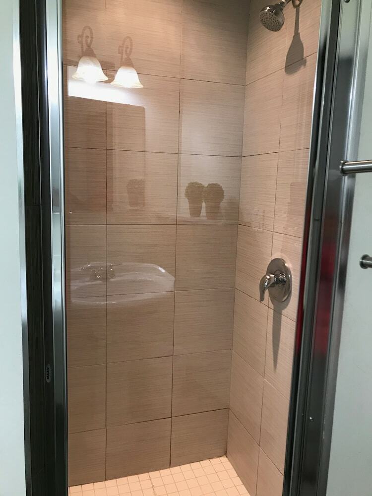 Hostal The Clarence Park