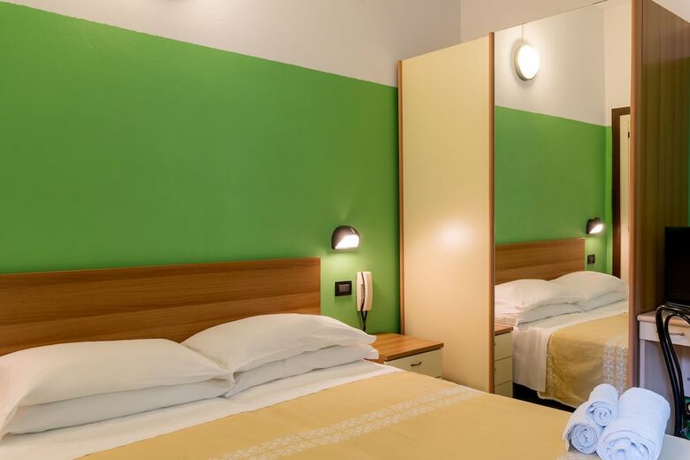 Hot N' Fun Berna Hotel