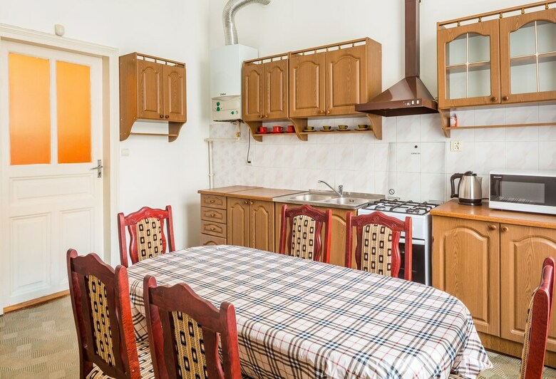Apartamentos Three Rooms On Hnatyuka 3