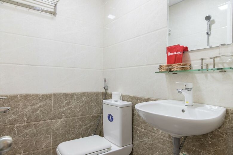 Hotel Kim Near Cau Song Han