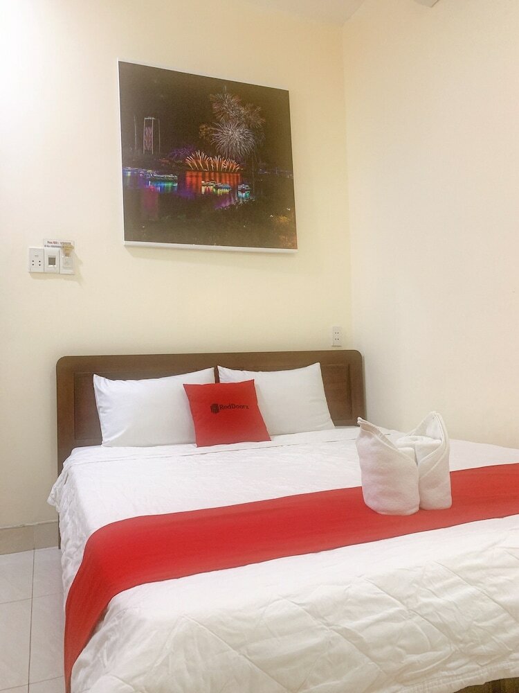 Hotel Kim Near Cau Song Han