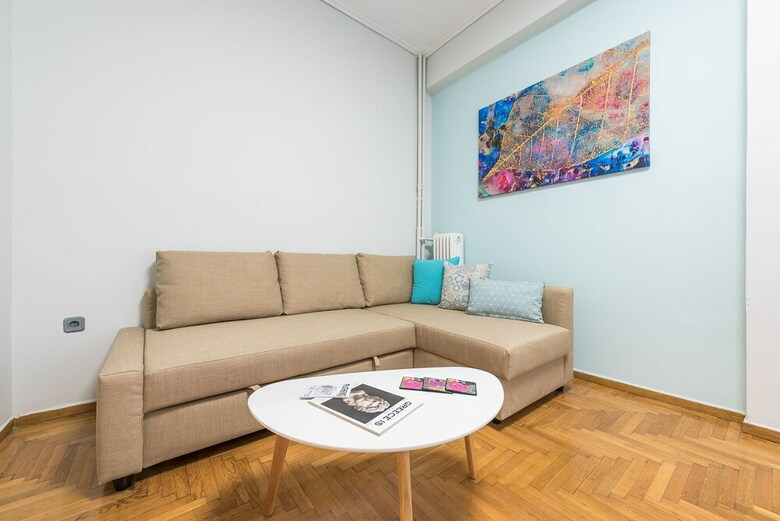 Warm Delightful Acropolis Apartment