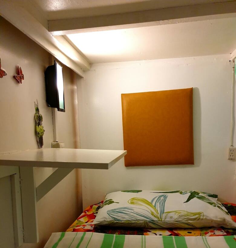 Gardenpod Hostel + Caf�