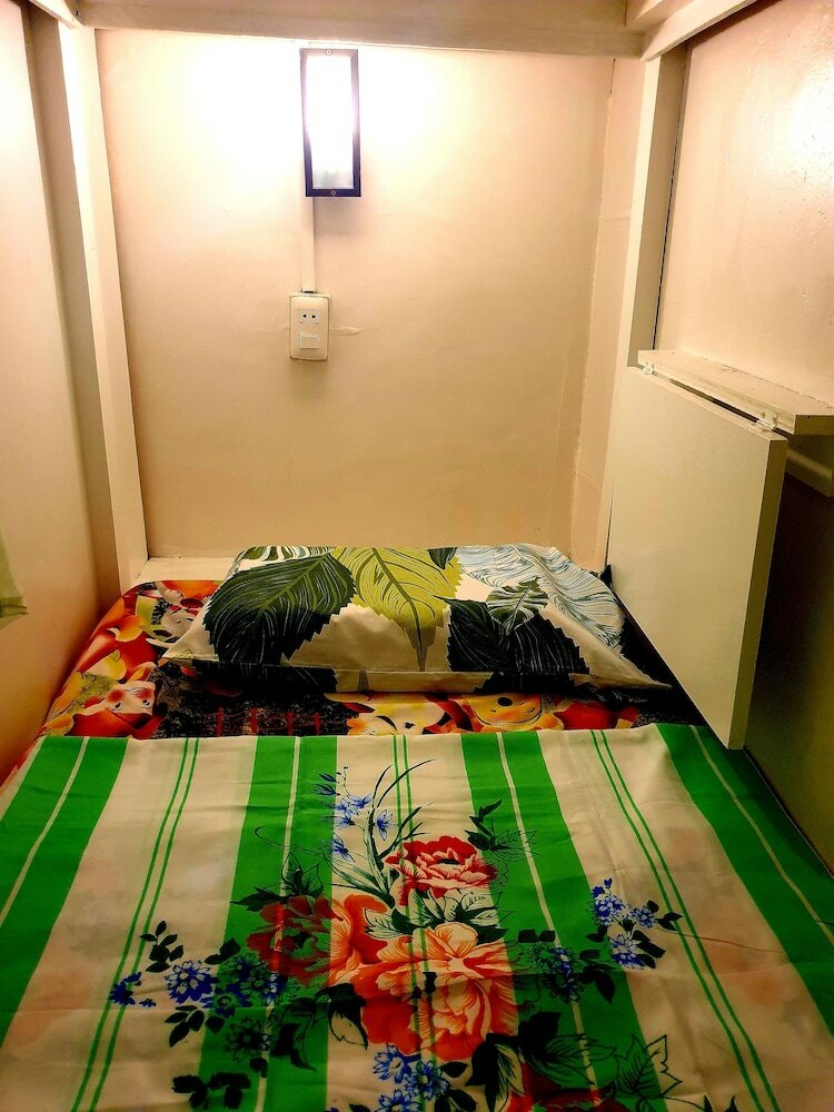 Gardenpod Hostel + Caf�