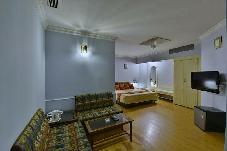 Hotel Surendra Vilas