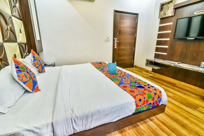 Fabhotel Aman Residency