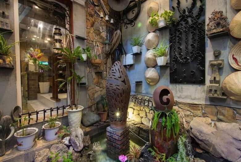 Hotel Dollar Homestay & Travel