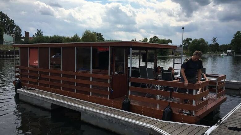 Hausboot K�tzkow Am Havelsee
