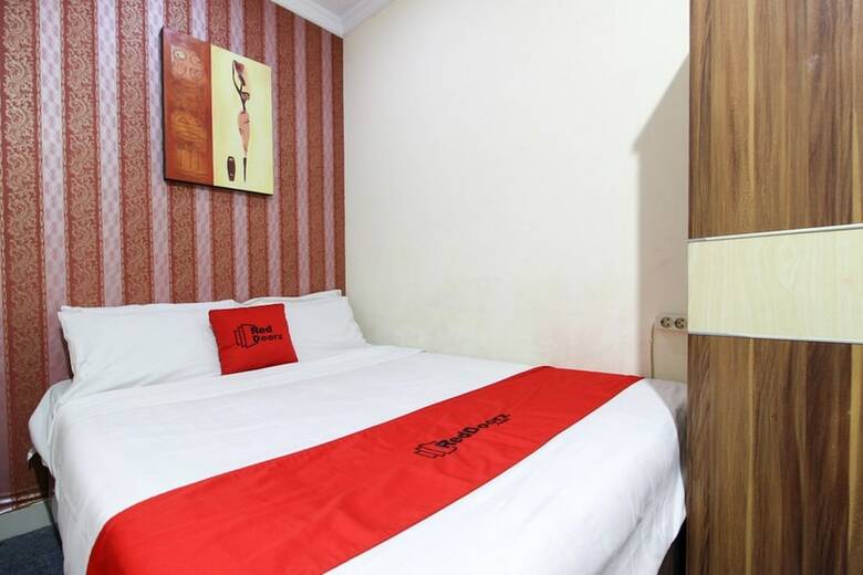 Hotel Reddoorz Near Plengkung Gading