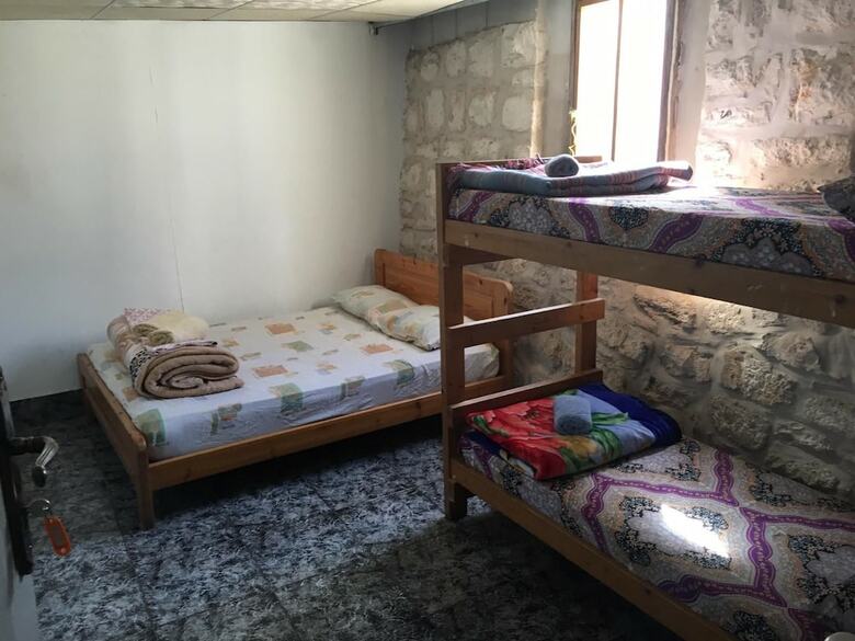 Hostal Hebron Khan Hostel