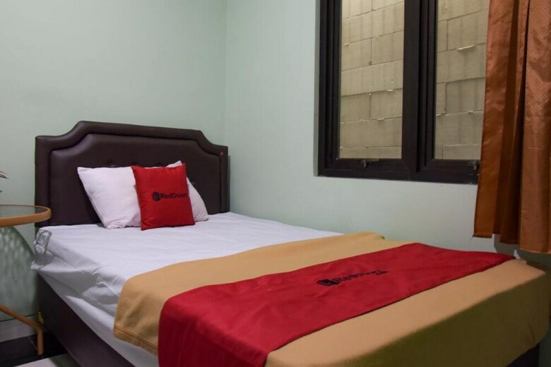 Hotel Reddoorz Near Dbl Arena 2