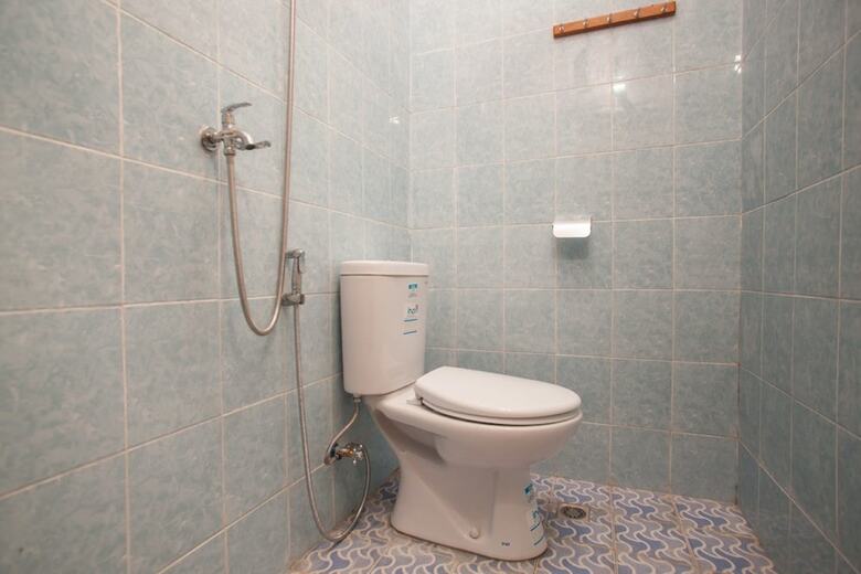 Hotel Reddoorz Near Petra University 2