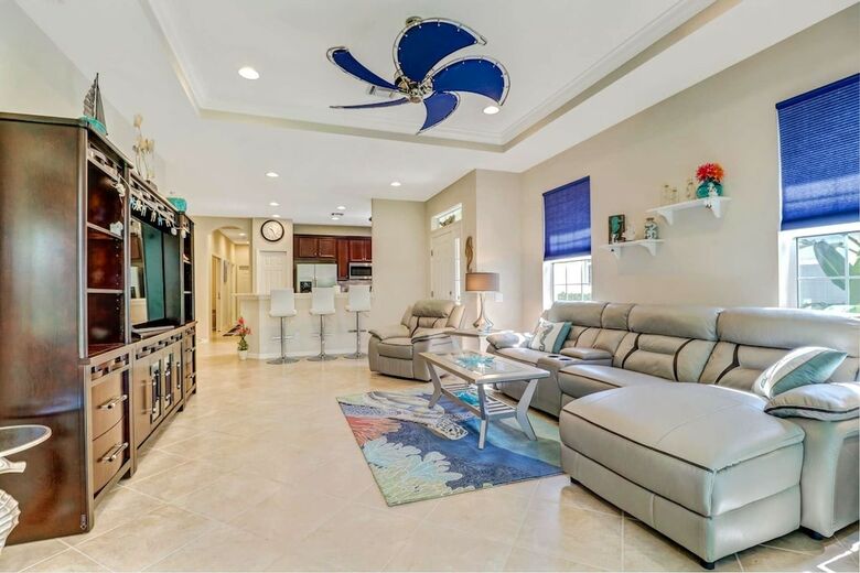 Villa 9907 Periwinkle Preserve Ln