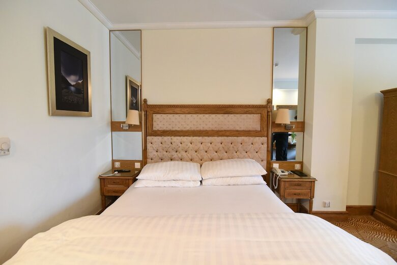 Hotel Crown Plaza