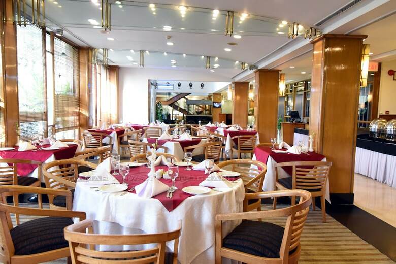 Hotel Crown Plaza