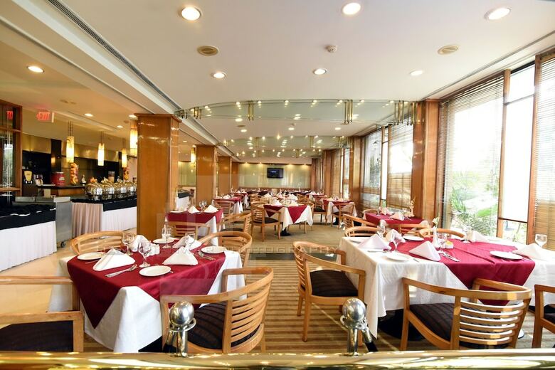 Hotel Crown Plaza