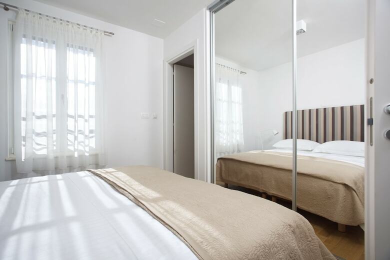 Luxury Apartments Leone
