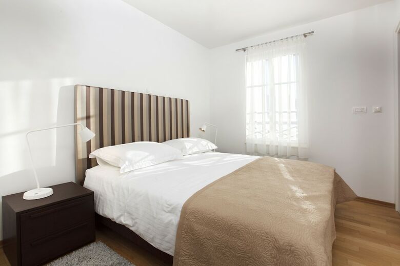 Luxury Apartments Leone