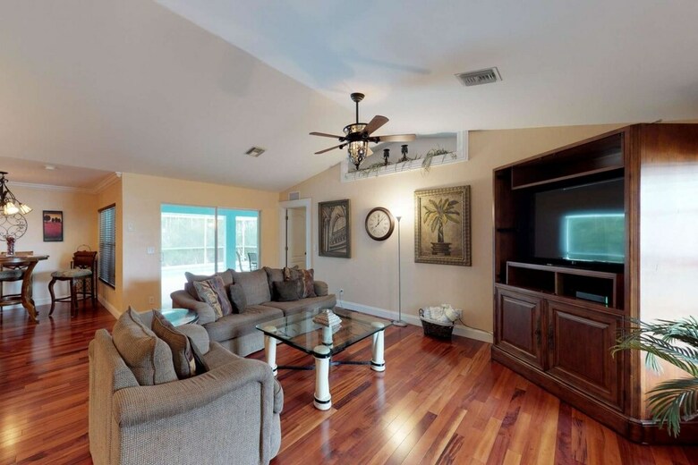 938 Sw 6th Ct