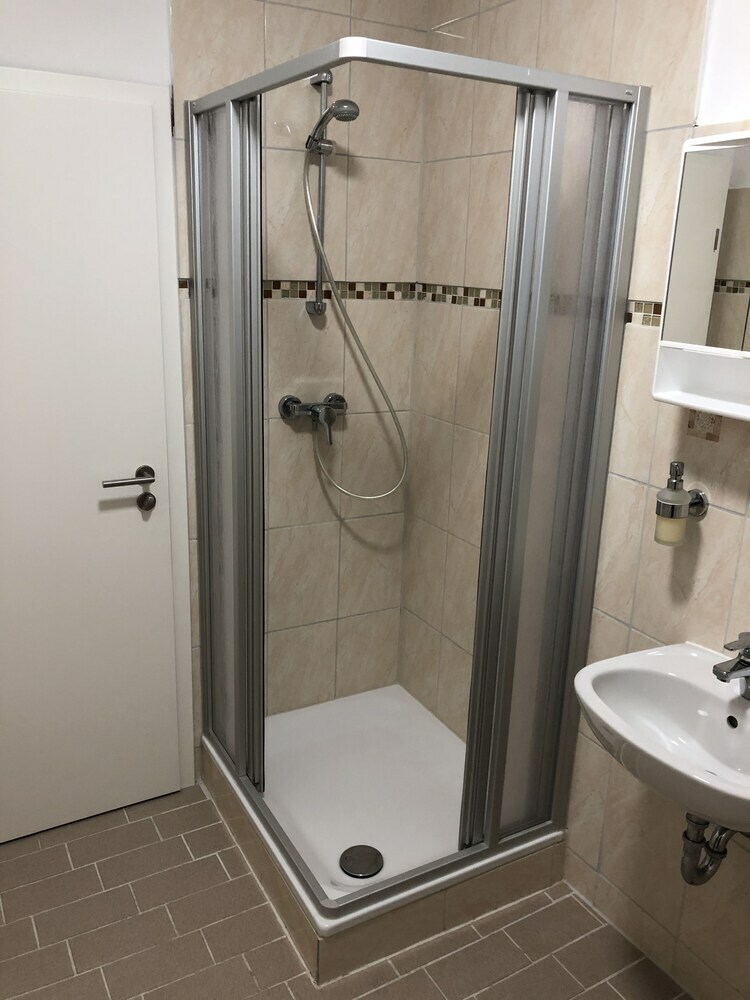 M&m Hotel - Wilhelmsburg