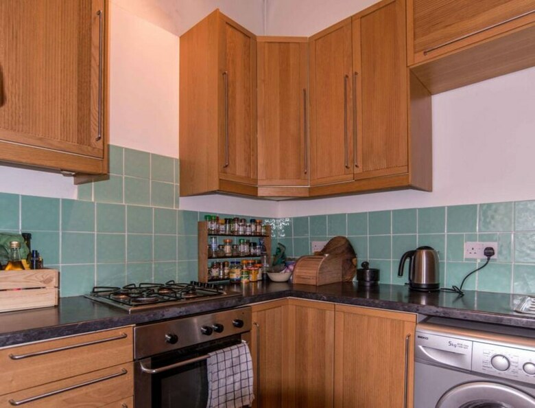 Comfortable Apartment In Leith