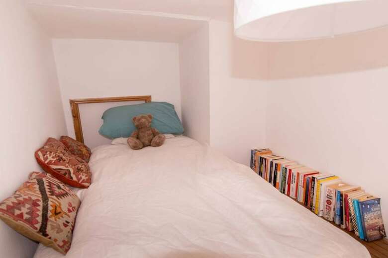 Comfortable Apartment In Leith