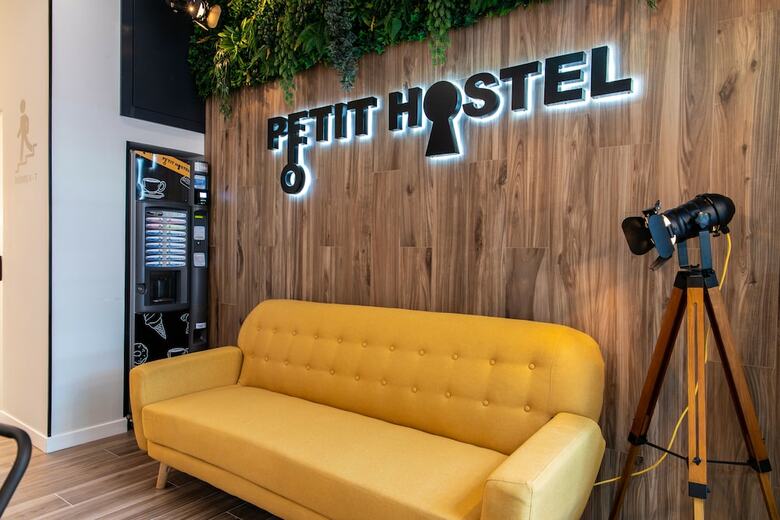 Hostal Petit Hostel