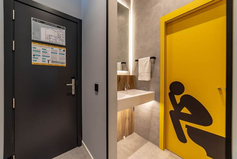 Hostal Petit Hostel