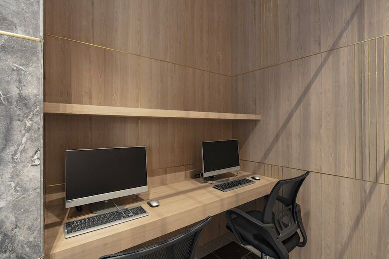 Dqua Hotel And Apartment