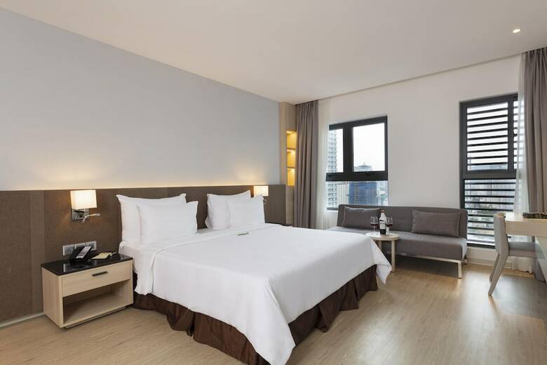 Dqua Hotel And Apartment