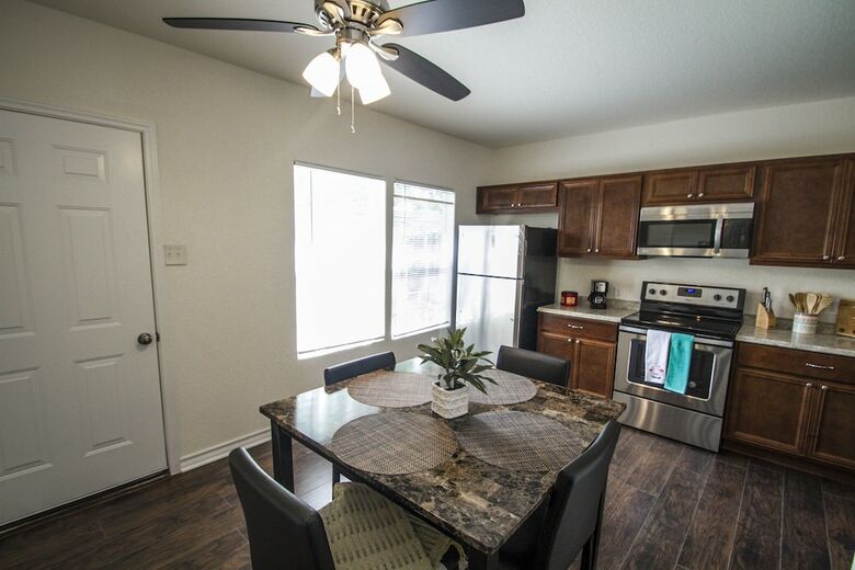 Apartamento Hays St Cozy Remodeled 2br/2ba House Sleeps 8
