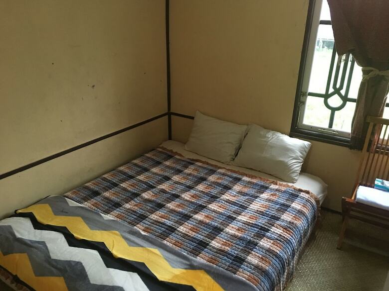 Bed & Breakfast Arut Riverside Orangutan Guest House