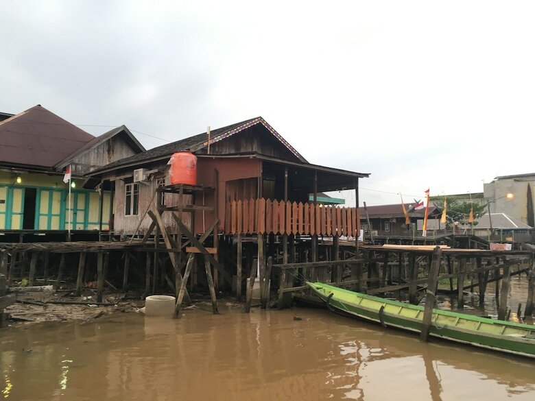Bed & Breakfast Arut Riverside Orangutan Guest House