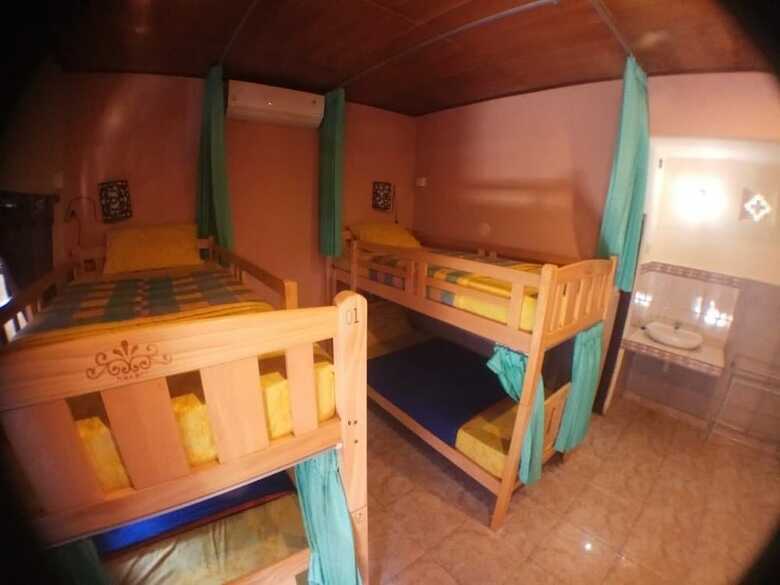 Hostal Amel Homestay - Hostel