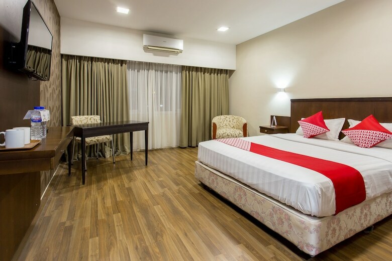 Capital O 769 City Hotel