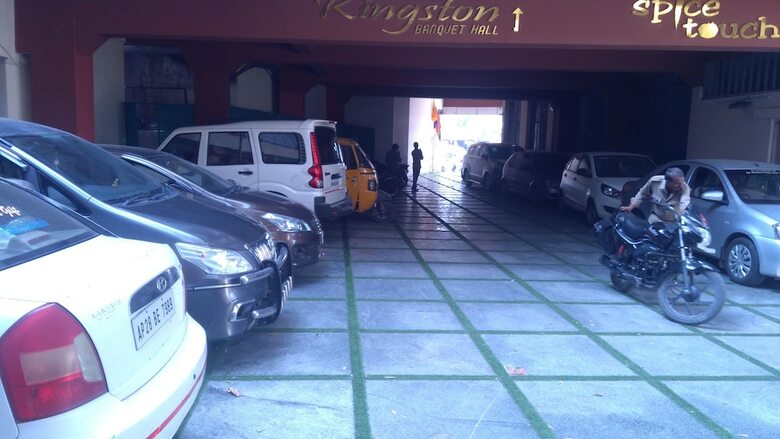 Hotel Iroomz Sapthagiri Balla
