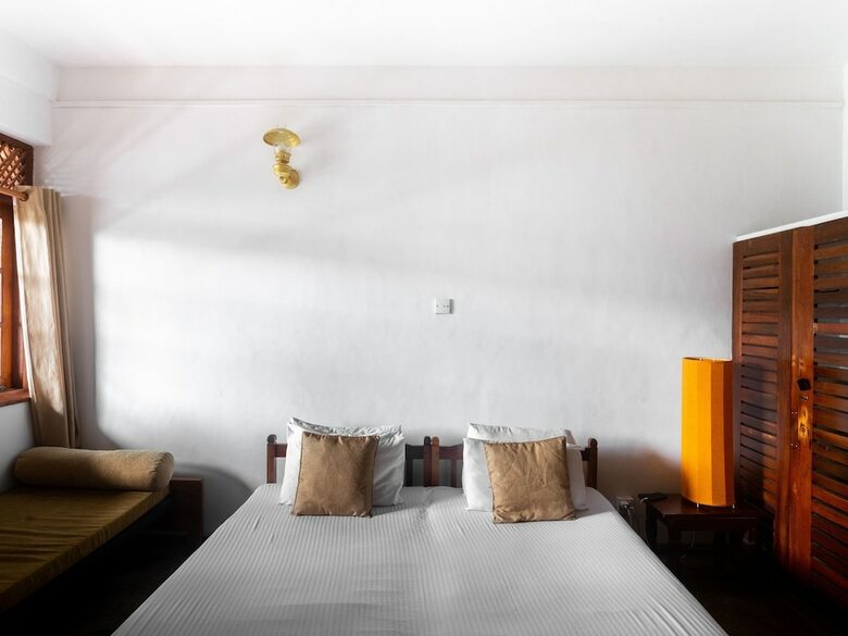 Hotel Yoho Ivory Inn