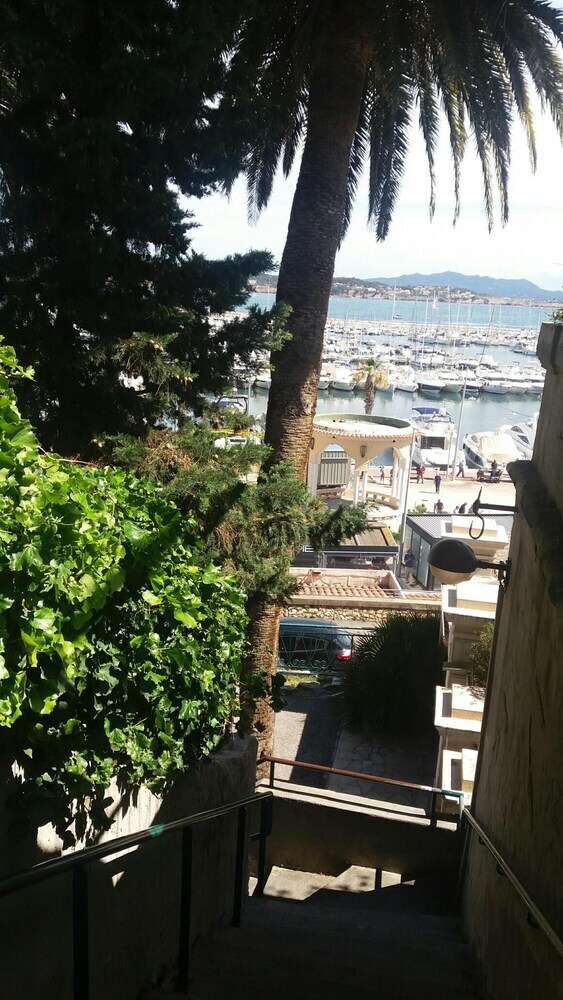 Apartamento Studio In Bandol, With Furnished Terrace