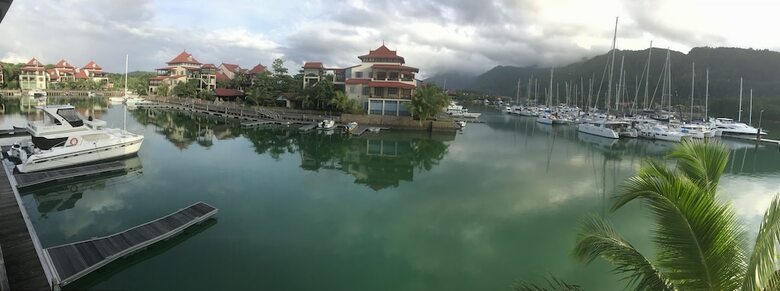 Apartamentos Eden Island Gem