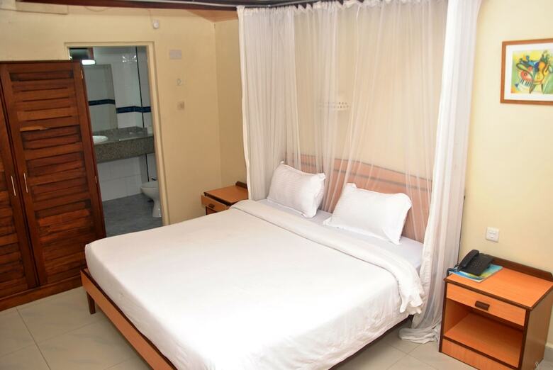 Aparthotel Sai Rock Hotel & Beach Resorts