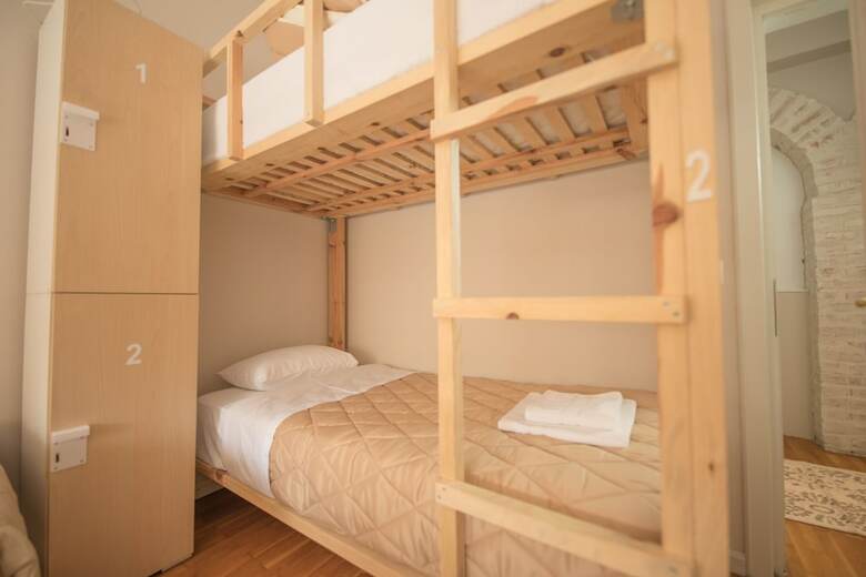 Hostal Mosaic Home