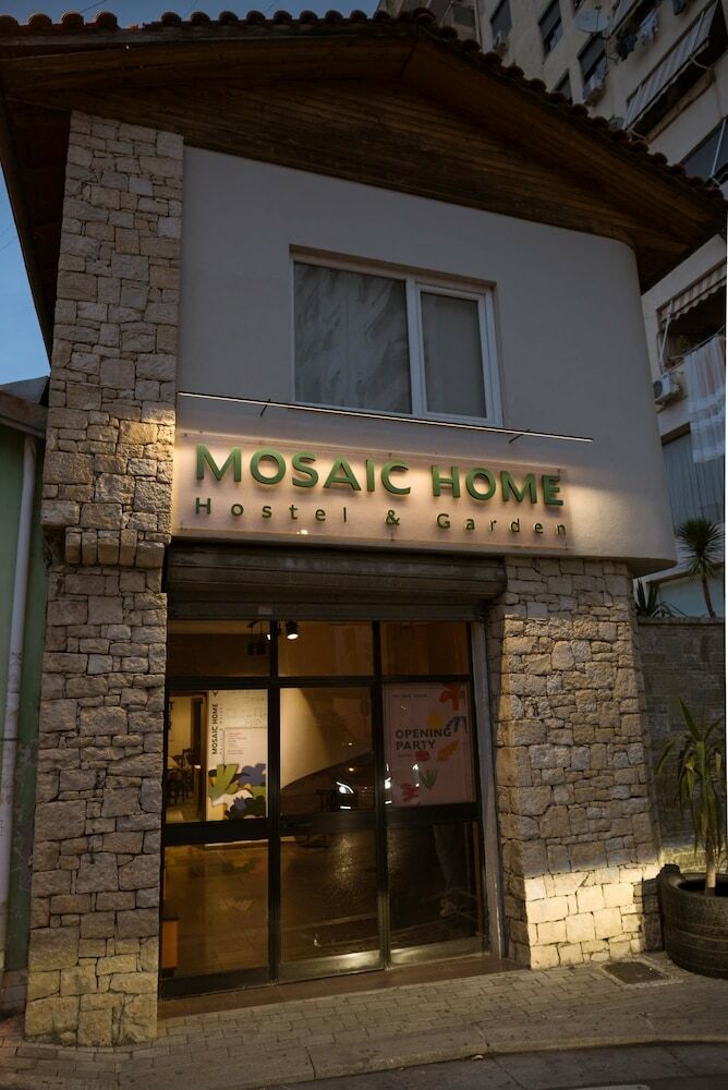 Hostal Mosaic Home