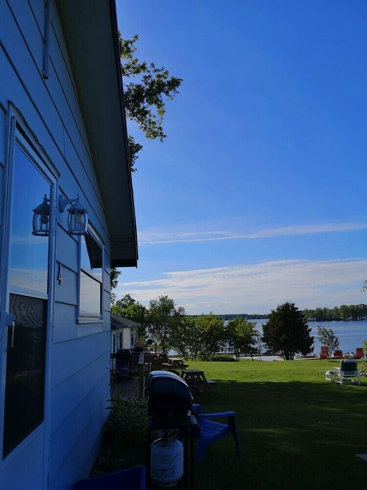 Cribs On East Lake