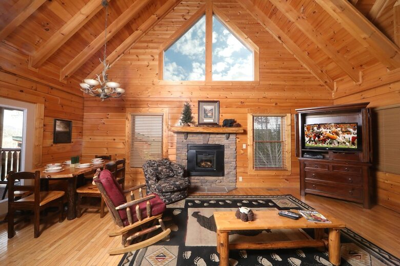 Mountain Sunrise - Five Bedroom Cabin