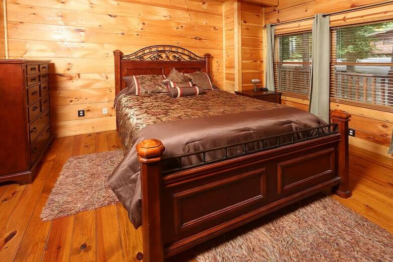 Mountain Majesty - Two Bedroom Cabin