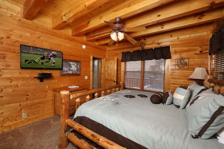 Ridgetop Theatre Lodge - Six Bedroom Cabin
