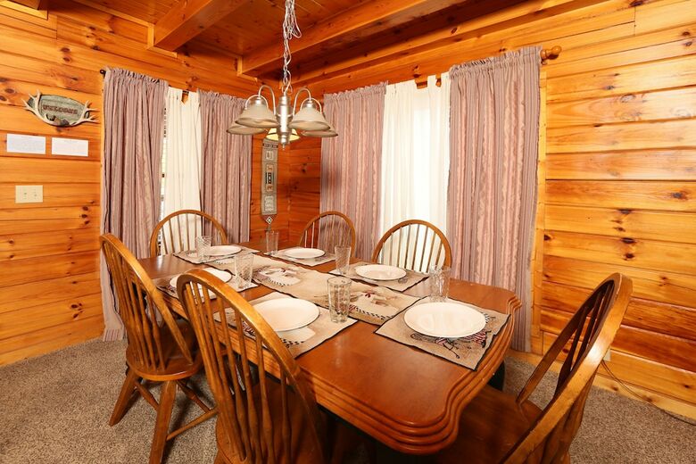 Snow Bear - Two Bedroom Cabin
