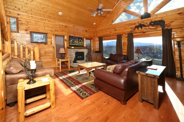 Bearadise In The Smokies - Two Bedroom Cabin